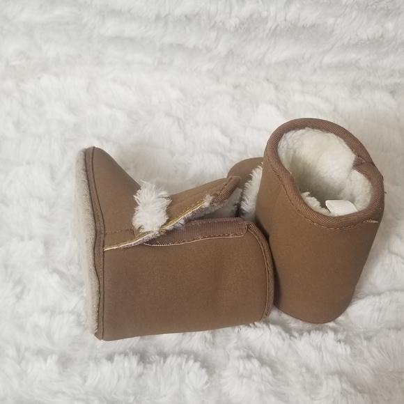 Old Navy Baby Girl Mocassin - Picture 3 of 6